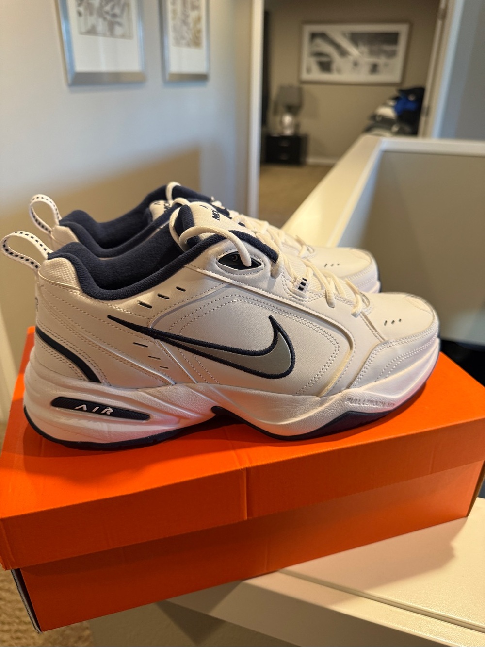 Nike Men’s White and Navy Air Monarch Athletic Sneakers 11.5 NIB